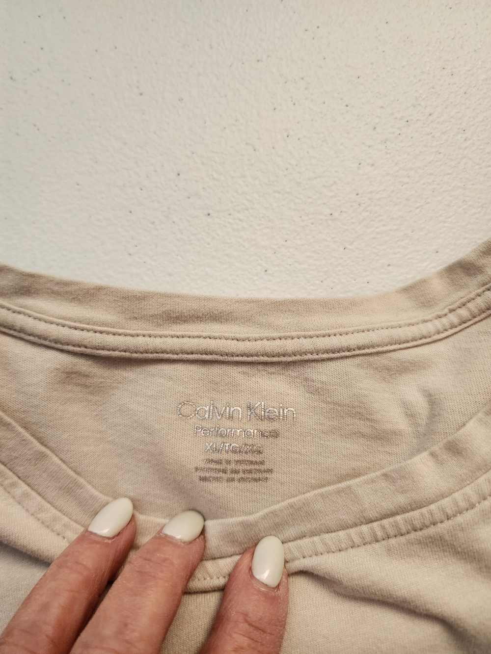 Calvin Klein Women's Light Beige Crop Pants & Shorts, Zippered Hoodie and 2 Tops - Picture 10 of 10